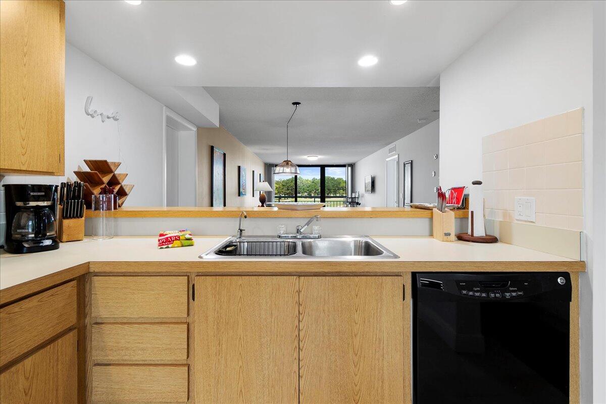 CONDS 1 THUR 20 OF WHITEHALL VILLAGES OF PALM BEAC - Residential Lease