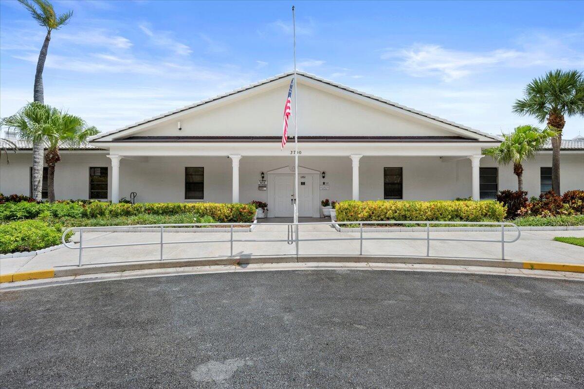 CONDS 1 THUR 20 OF WHITEHALL VILLAGES OF PALM BEAC - Residential Lease