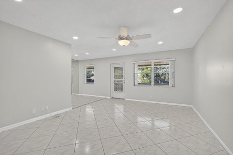 Tiny photo for 149 Hastings I, West Palm Beach, FL 33417 (MLS # B26090820)