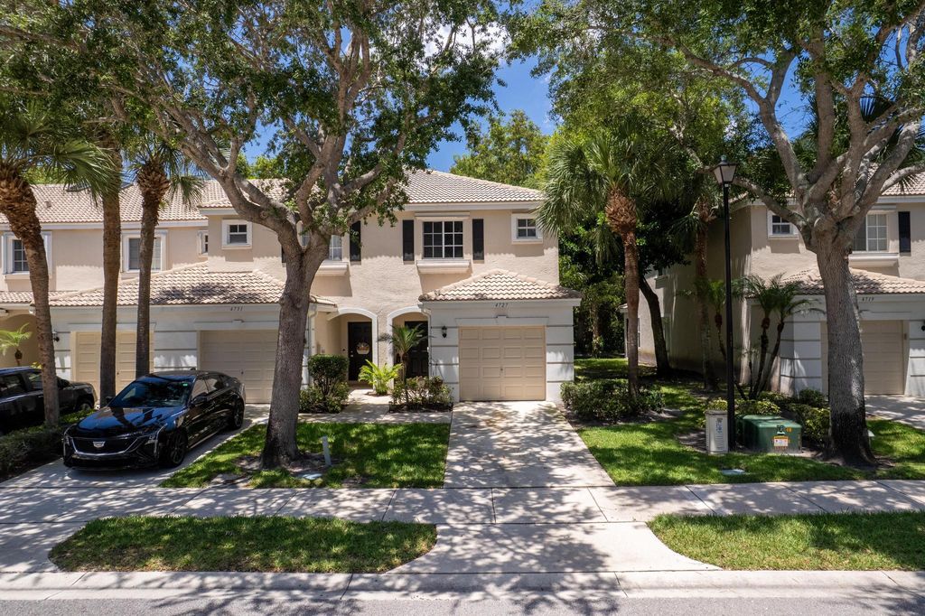 Photo of 4727 Palmbrooke Circle, West Palm Beach, FL 33417 (MLS # B26028872)