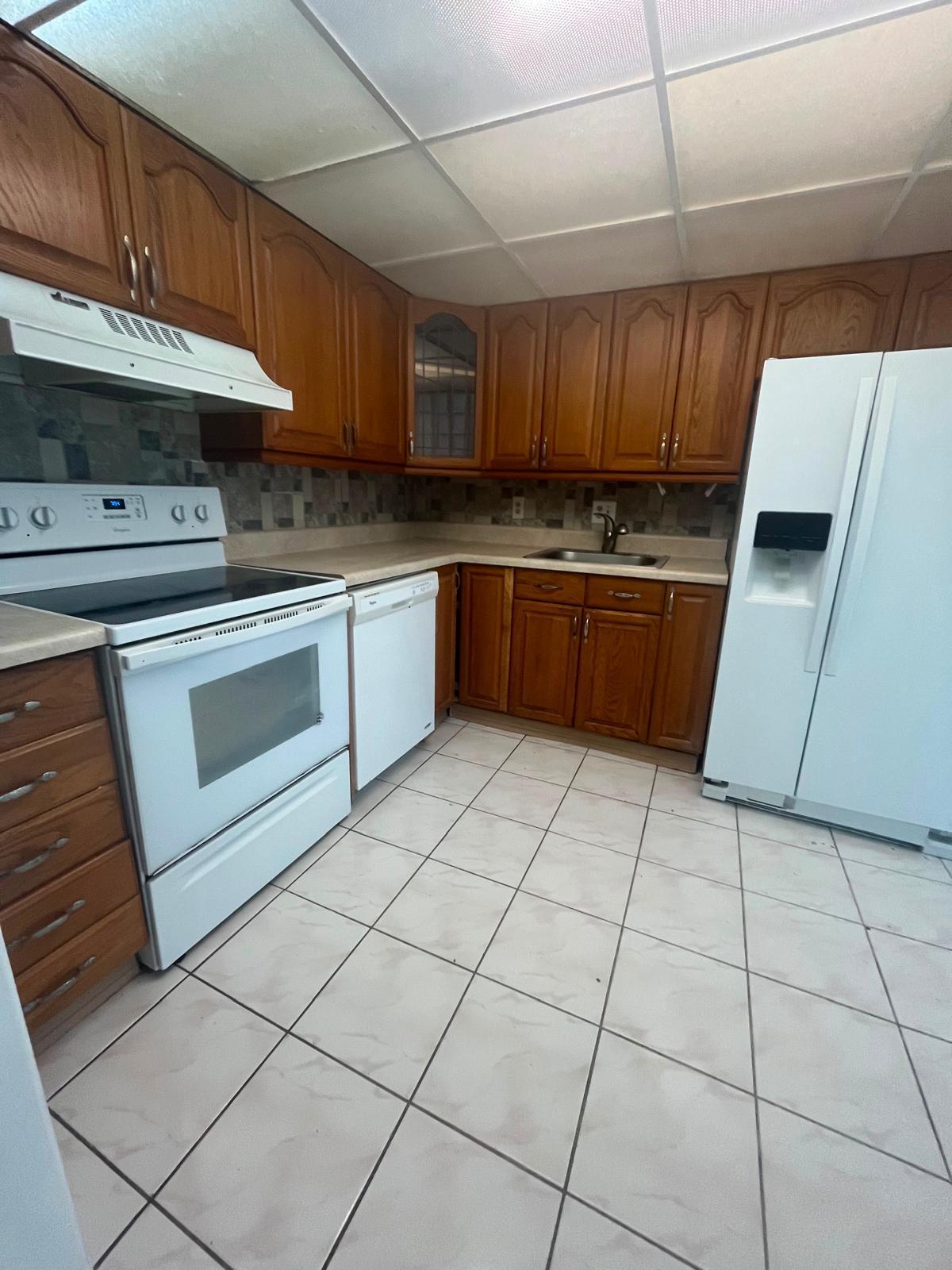 480 EXECUTIVE CENTER Drive 2F