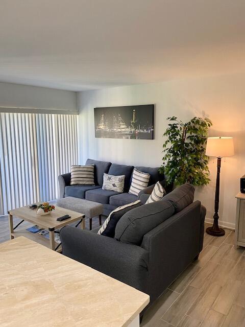 JUPITER OCEAN AND RACQUET - Residential Lease