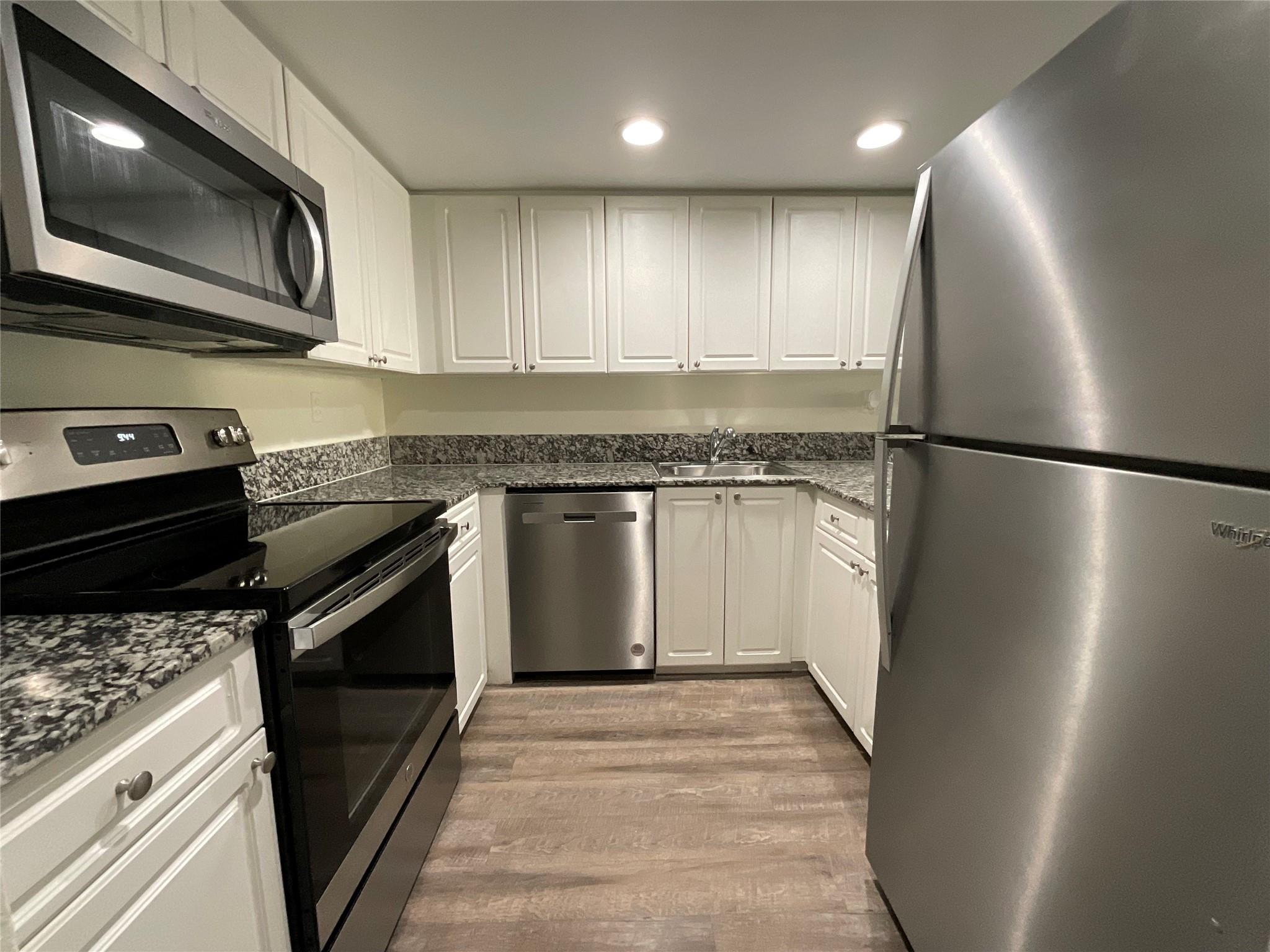 *ONLY $99 DEPOSIT (w.a.c) *FAST AND EASY MOVE IN *FRIENDLY PETS UP TO 60 lbs. OK Great layout with 2 big bedrooms and very spacious living room. Aventura Harbor is now leasing recently renovated one and two bedroom residences featuring huge living spaces, oversized bedrooms and tons of closet space. If you’re looking for a sunny, spacious and well-appointed apartment home, resort-style amenities and beautifully maintained grounds, look no further. Aventura Harbor offers all these lifestyle choices plus effortless expressway convenience and the piece of mind of gated community living. Plus, you'll enjoy easy access to unbeatable shopping, dining and nightlife.