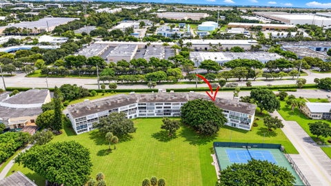 Tiny photo for 4025 Swansea B #4025, Deerfield Beach, FL 33442 (MLS # B26083770)