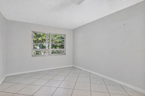 Tiny photo for 4025 Swansea B #4025, Deerfield Beach, FL 33442 (MLS # B26083770)
