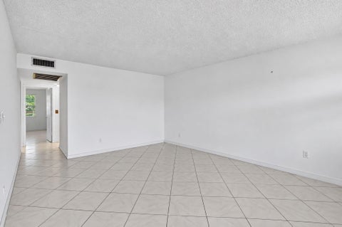 Tiny photo for 4025 Swansea B #4025, Deerfield Beach, FL 33442 (MLS # B26083770)