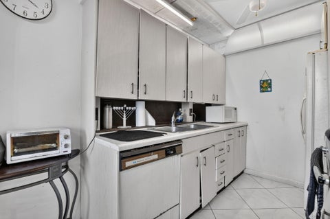 Tiny photo for 4025 Swansea B #4025, Deerfield Beach, FL 33442 (MLS # B26083770)