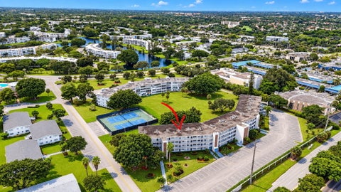 Tiny photo for 4025 Swansea B #4025, Deerfield Beach, FL 33442 (MLS # B26083770)
