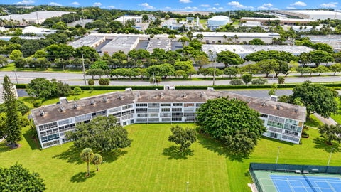 Tiny photo for 4025 Swansea B #4025, Deerfield Beach, FL 33442 (MLS # B26083770)
