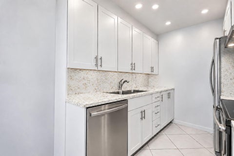 Tiny photo for 4025 Swansea B #4025, Deerfield Beach, FL 33442 (MLS # B26083770)