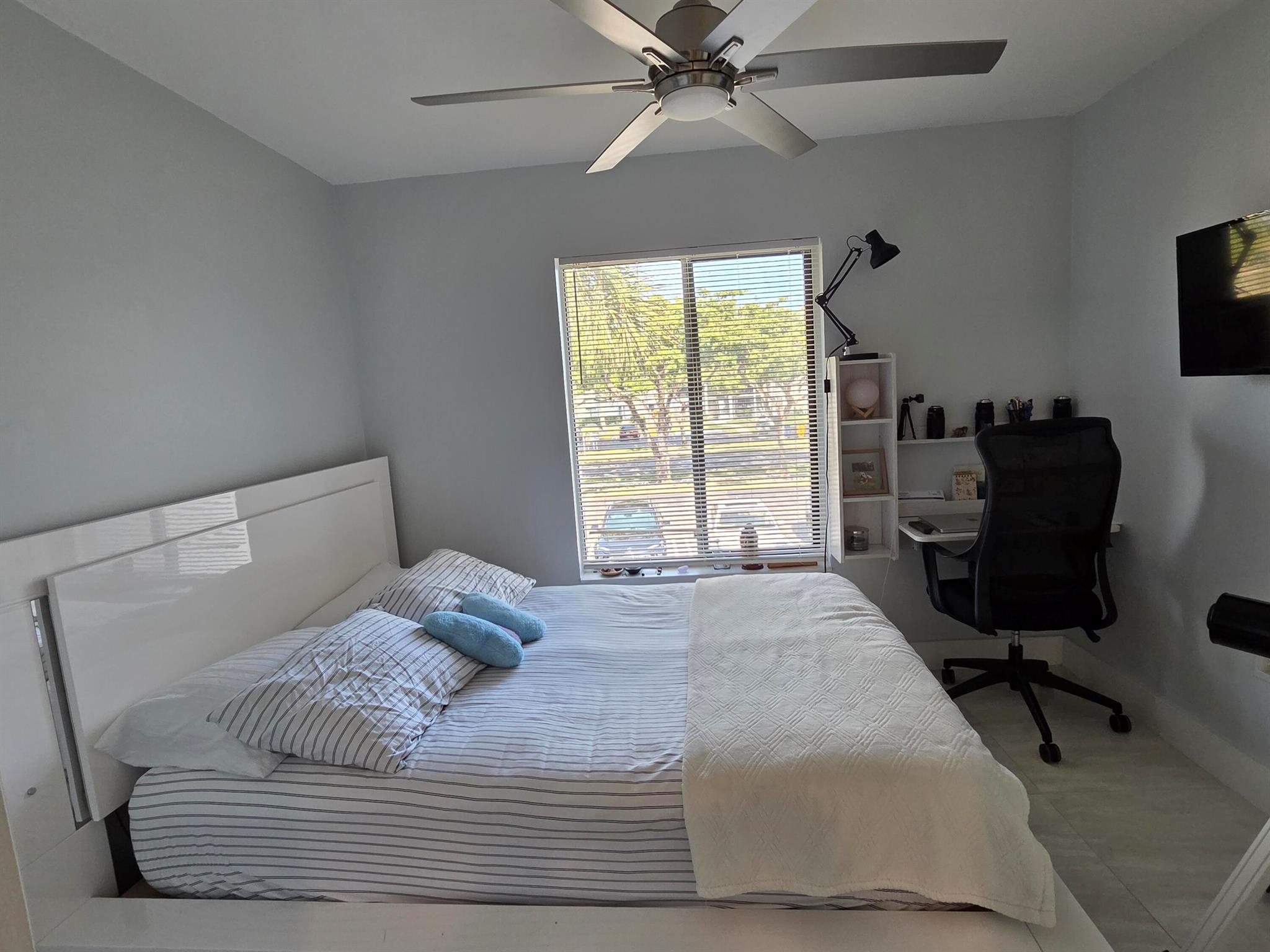 PALM CLUB VILLAGE II COND - Residential