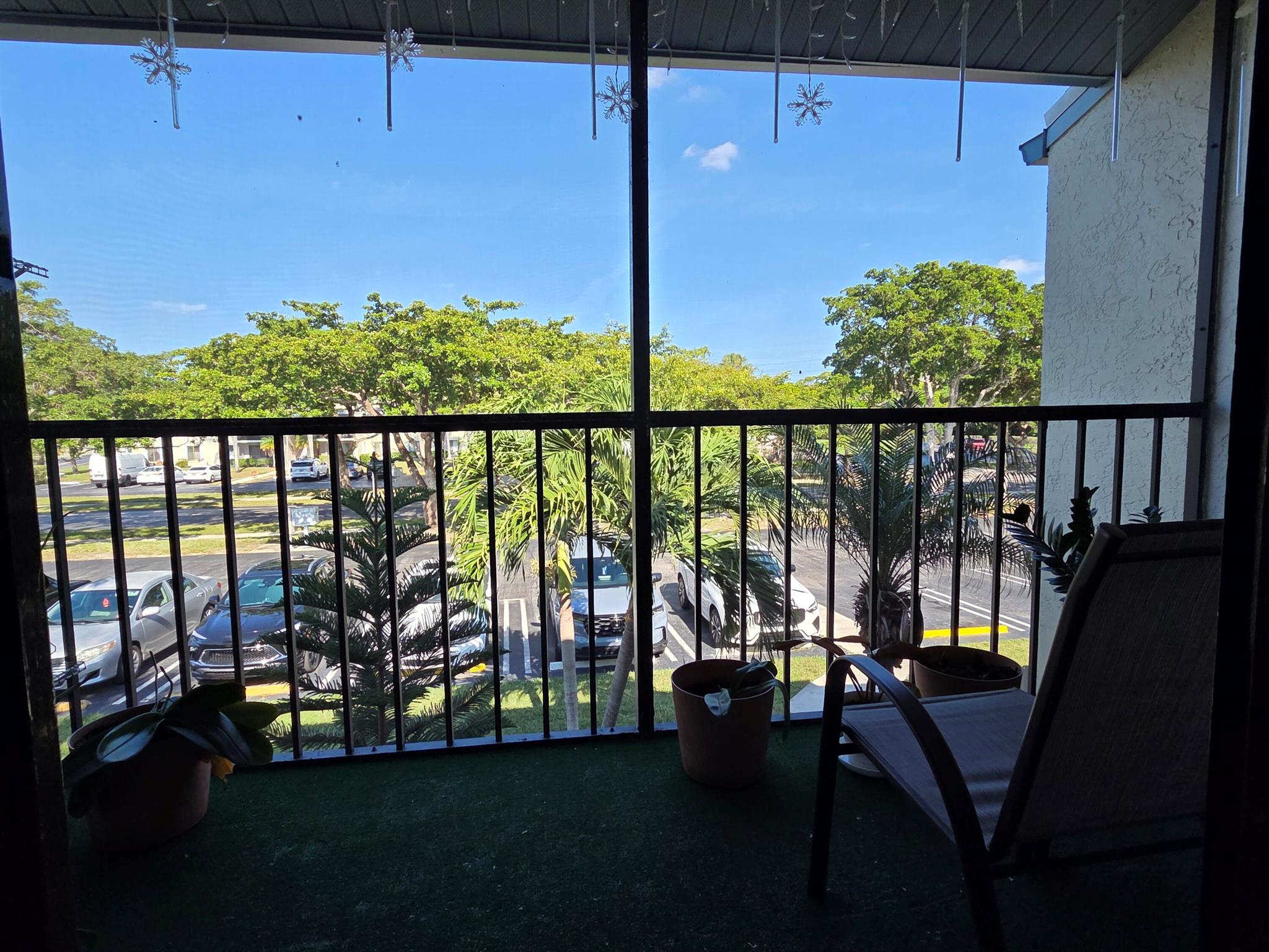 PALM CLUB VILLAGE II COND - Residential