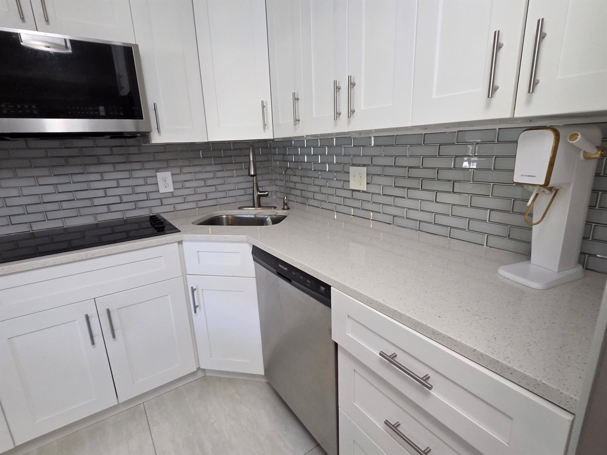 PALM CLUB VILLAGE II COND - Residential