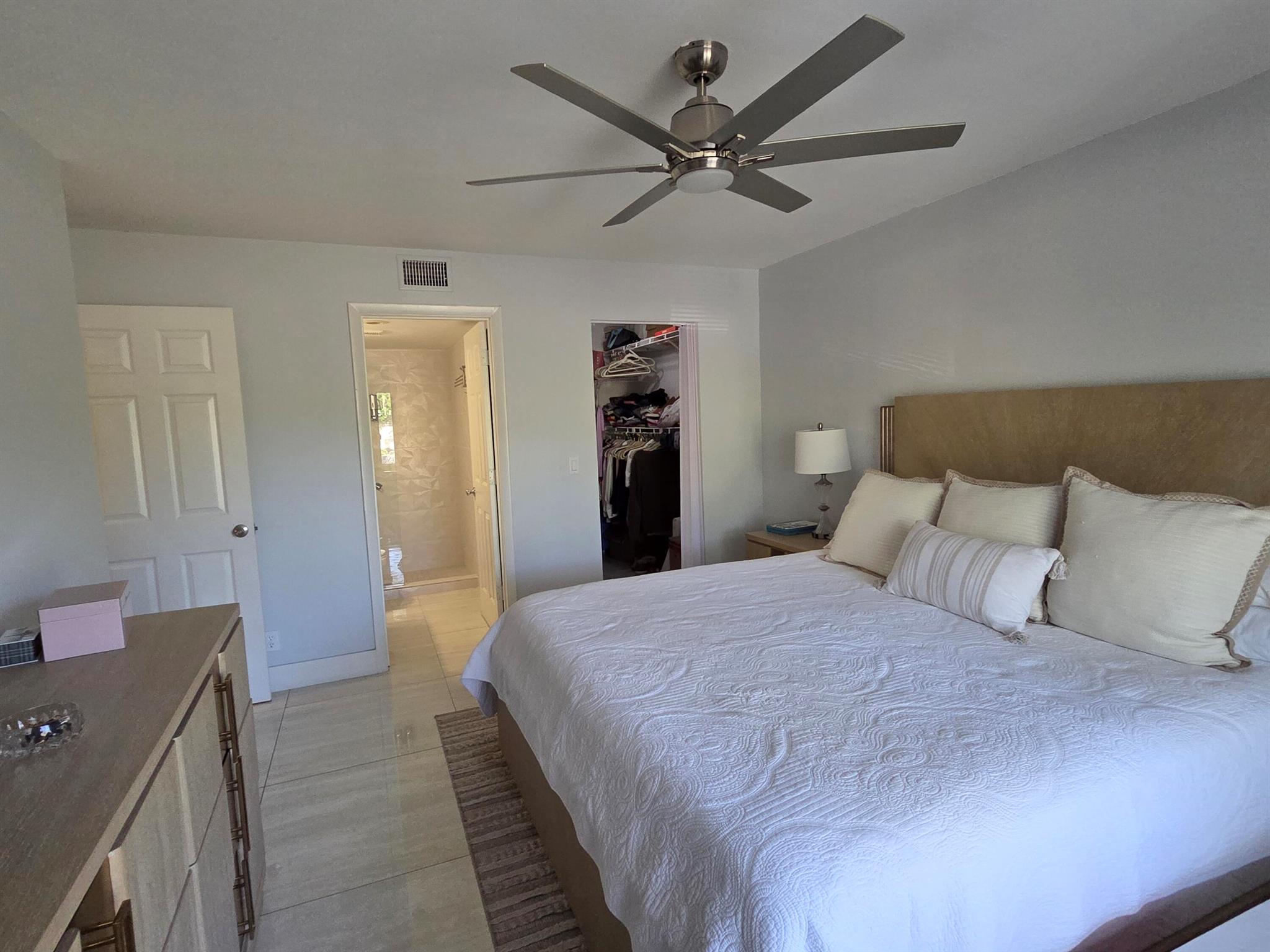 PALM CLUB VILLAGE II COND - Residential