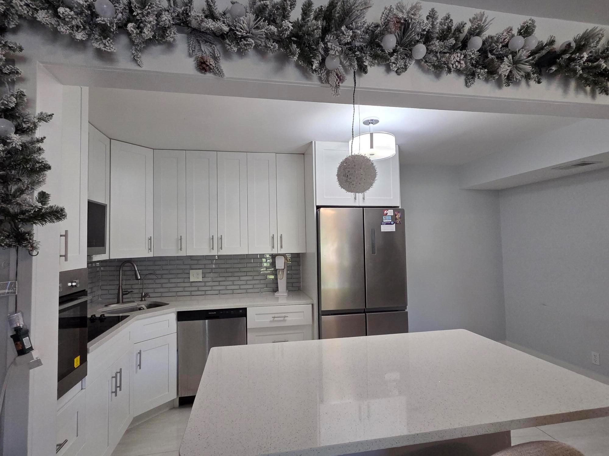 PALM CLUB VILLAGE II COND - Residential