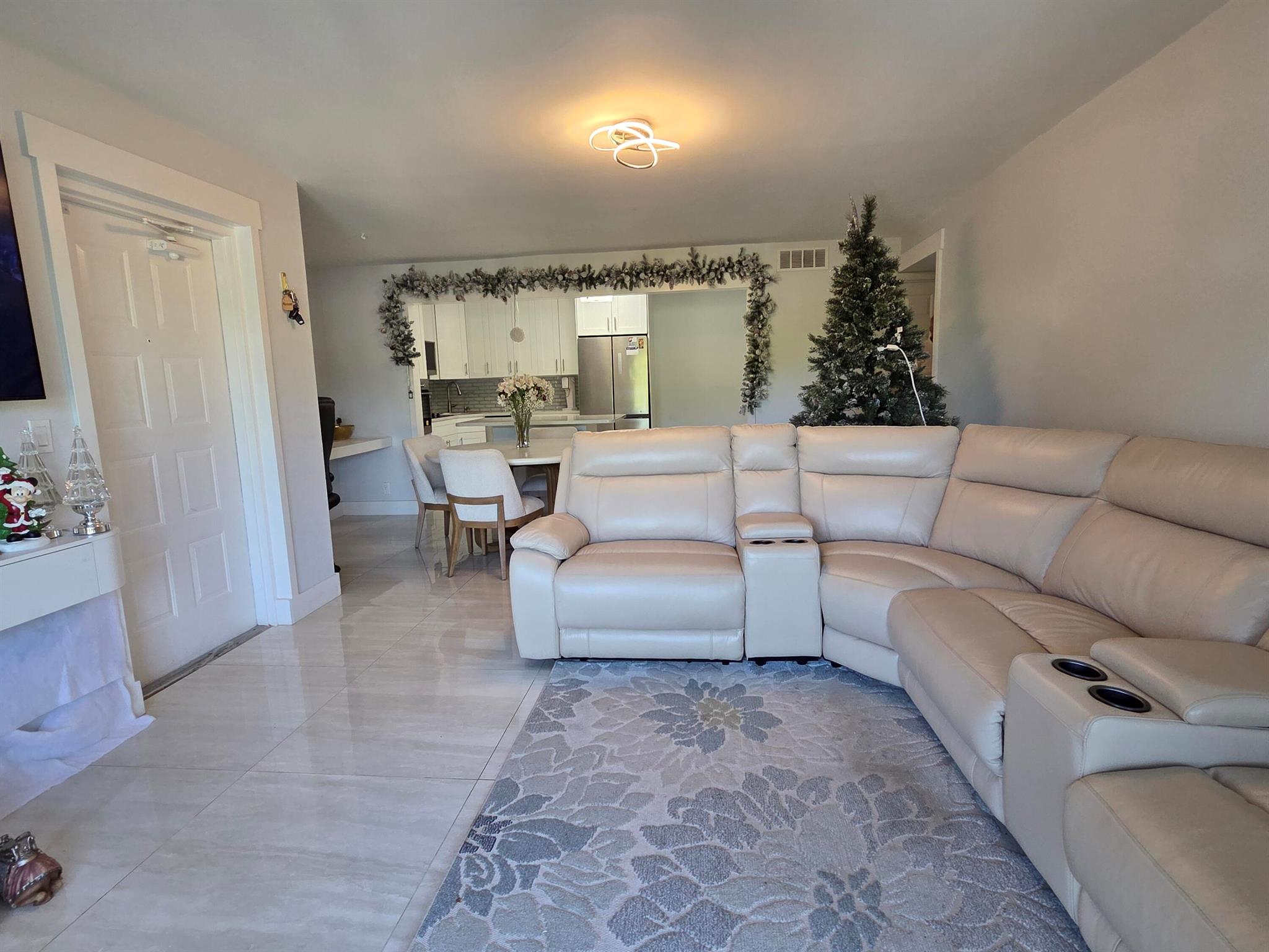 PALM CLUB VILLAGE II COND - Residential