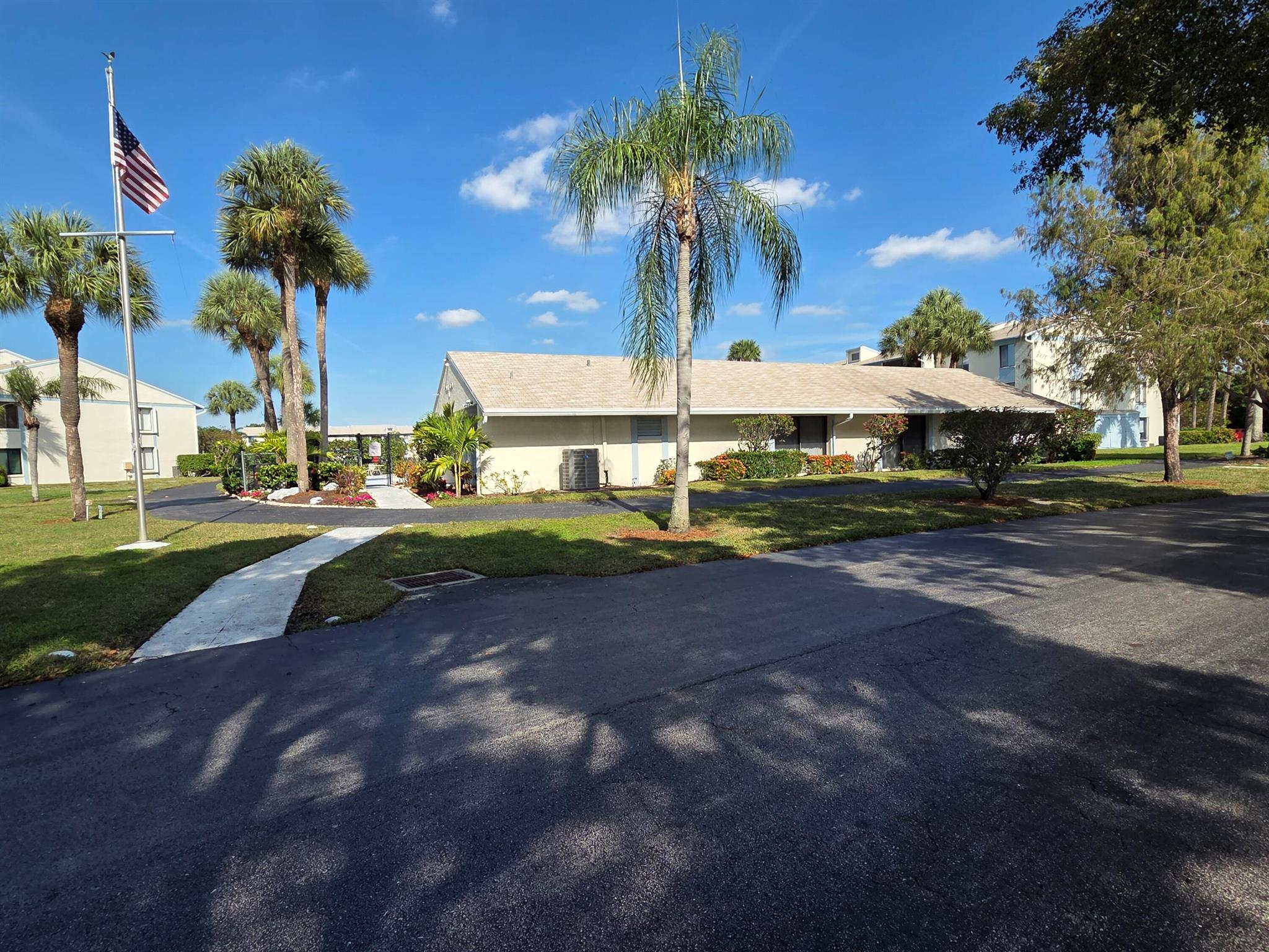 PALM CLUB VILLAGE II COND - Residential