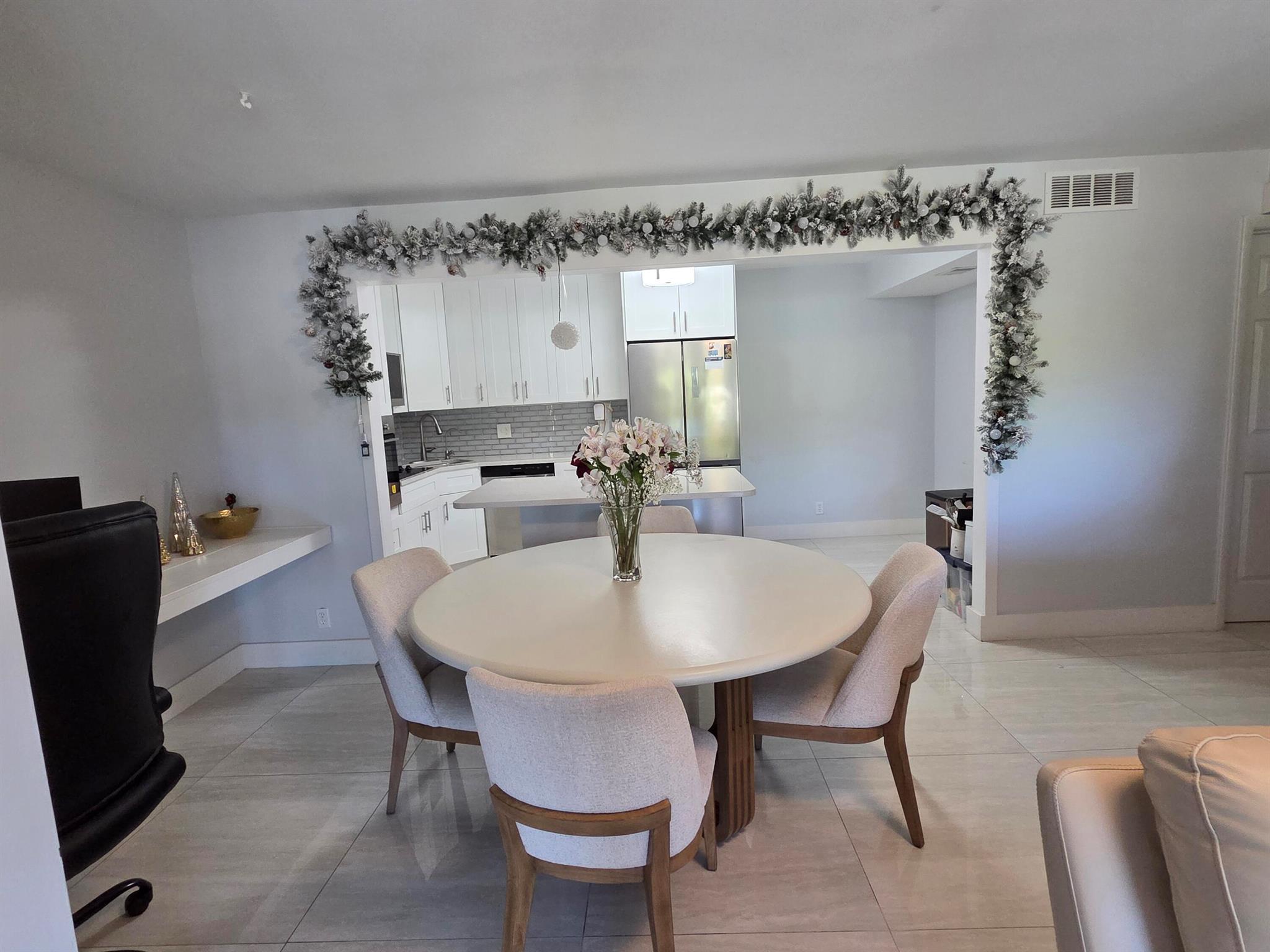 PALM CLUB VILLAGE II COND - Residential