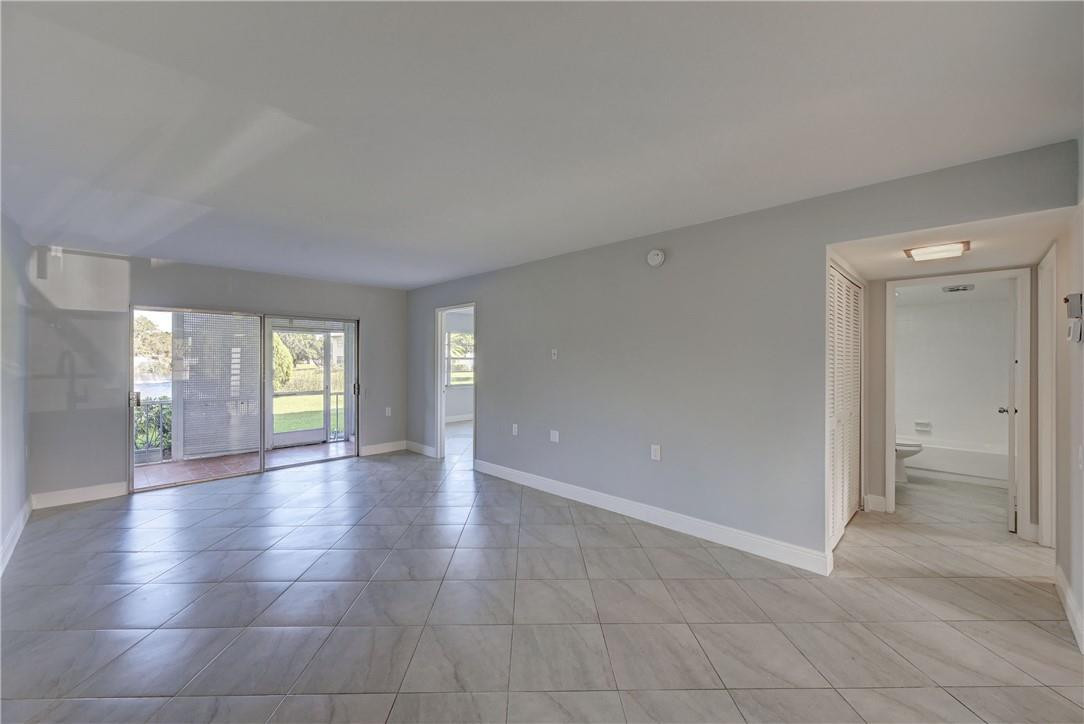 WYNMOOR/NASSAU - Residential