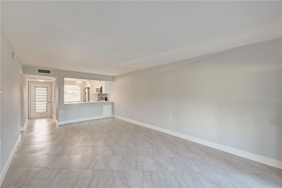 WYNMOOR/NASSAU - Residential