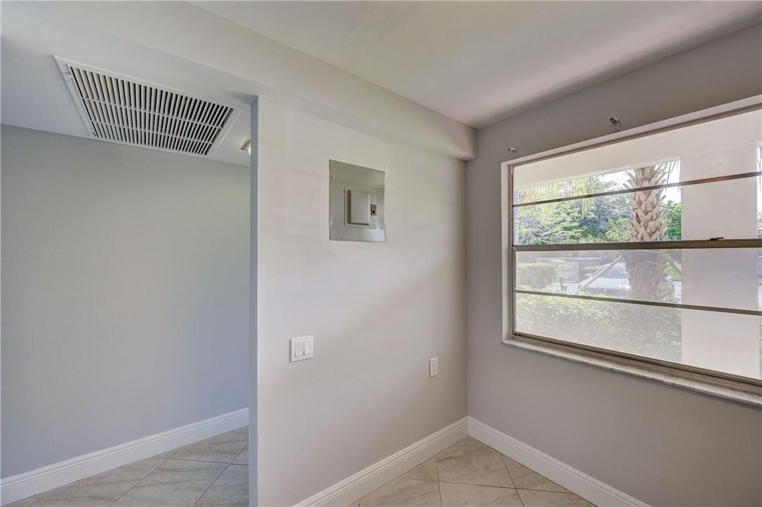 WYNMOOR/NASSAU - Residential