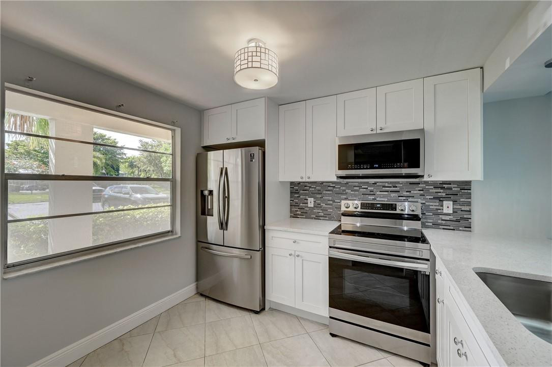 WYNMOOR/NASSAU - Residential