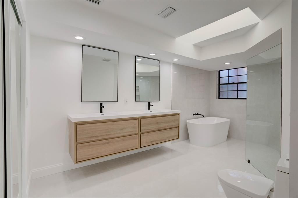 Photo of 2671 Mikasa Drive, Palm Beach Gardens, FL 33410 (MLS # R10833012)