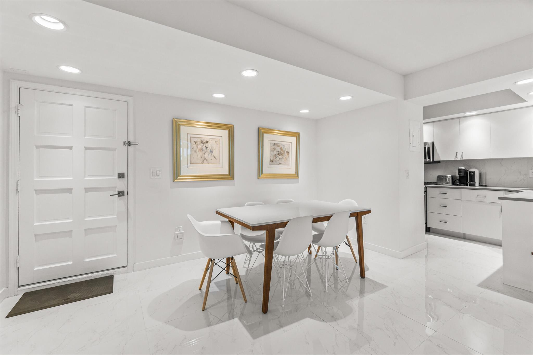 AMBASSADOR II CORP - Residential Lease