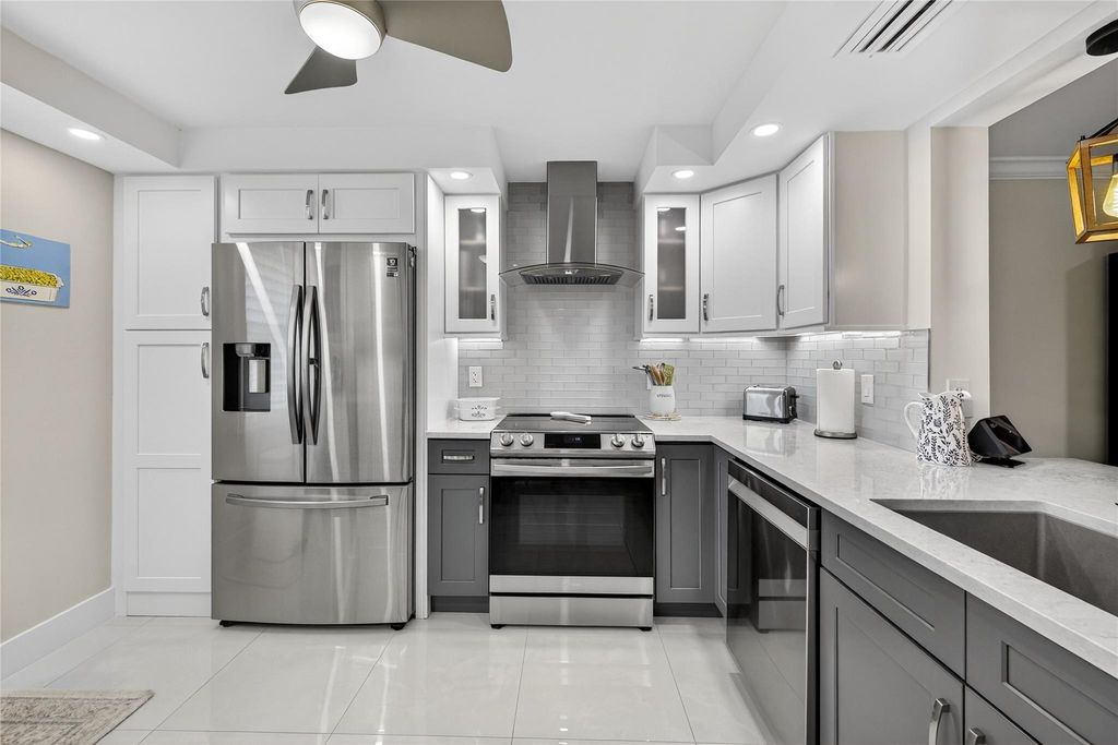 Photo of 3306 Aruba Way #B2, Coconut Creek, FL 33066 (MLS # F10538516)