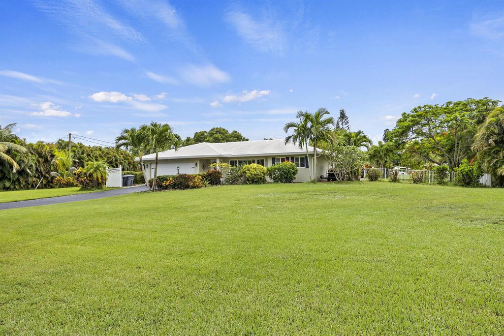 Photo of 9405 Listow Ter, Boynton Beach, FL 33472 (MLS # R11097676)