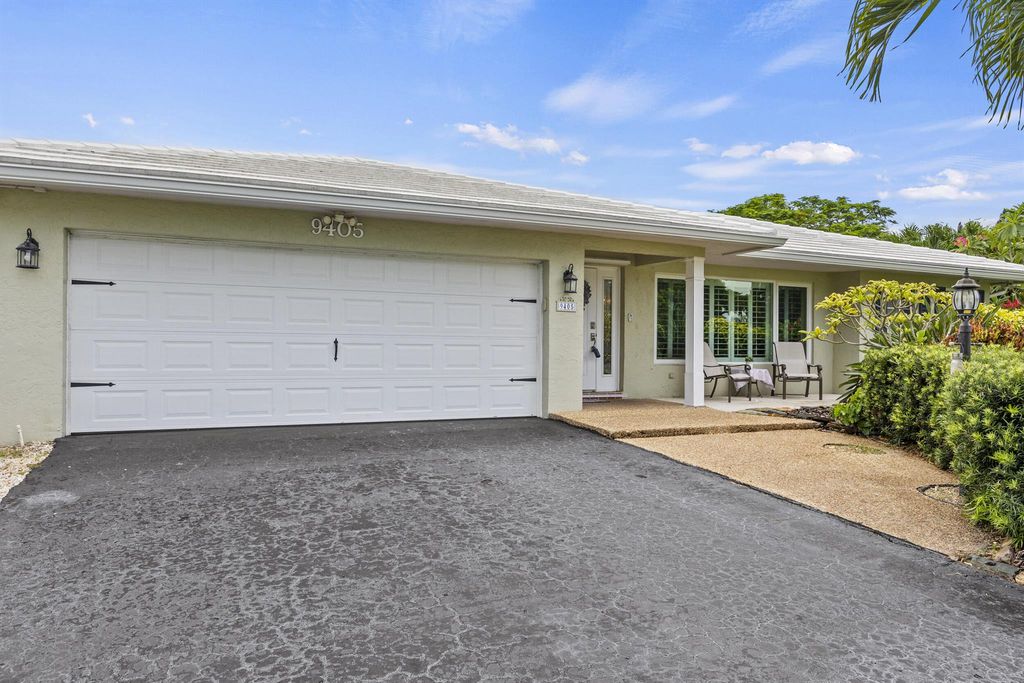 Photo of 9405 Listow Ter, Boynton Beach, FL 33472 (MLS # R11097676)