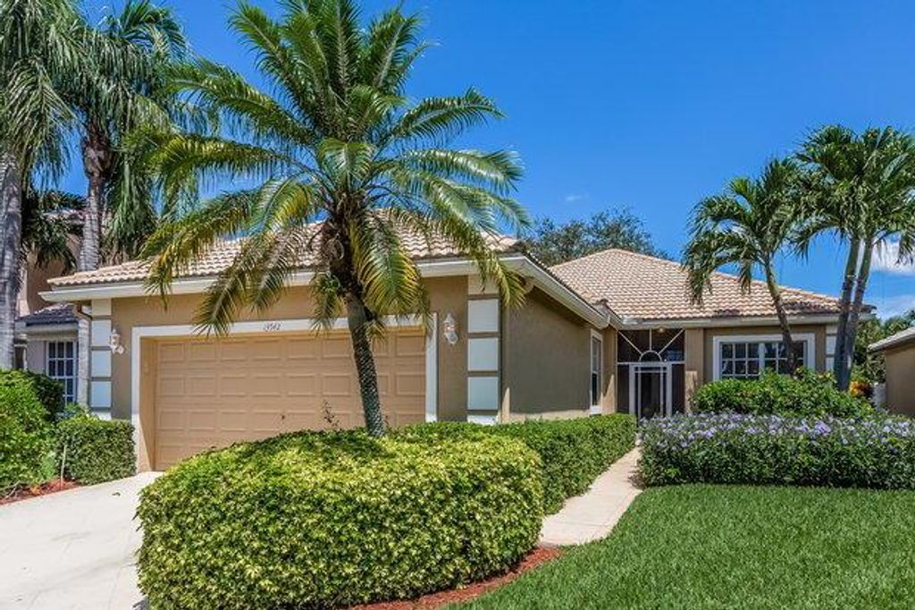 Photo of 13542 Weyburne Drive, Delray Beach, FL 33446 (MLS # R10675051)