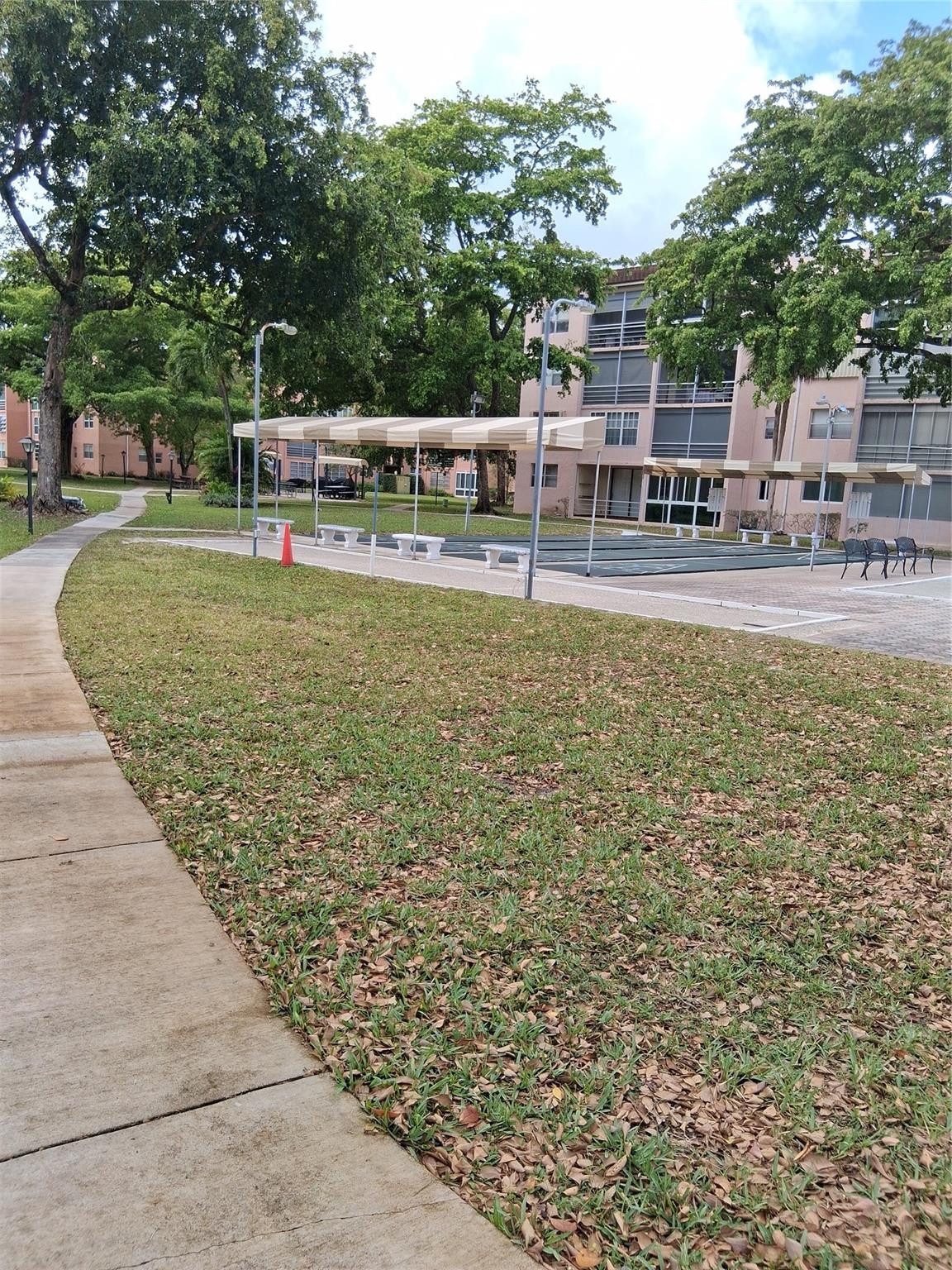 Somerset Lauderdale lakes - Residential