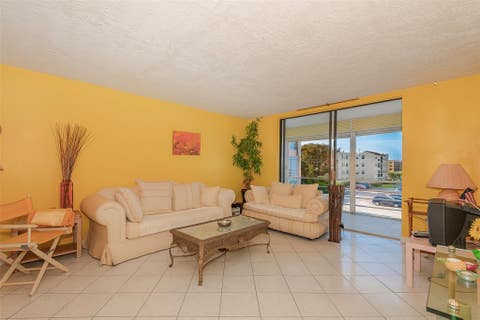 Property photo of 2861 Somerset Drive 317, Lauderdale Lakes, FL 33311