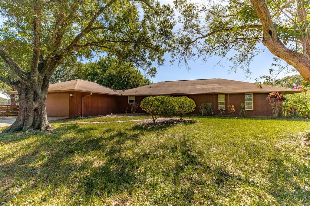 Photo of 11715 Palomino Drive, Fort Pierce, FL 34987 (MLS # R10759879)