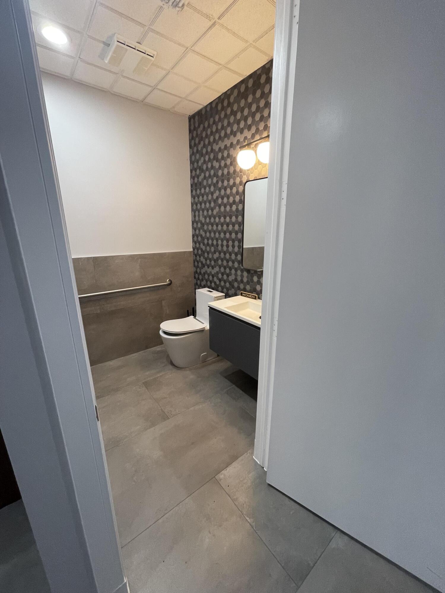 416 SE Flamingo Avenue