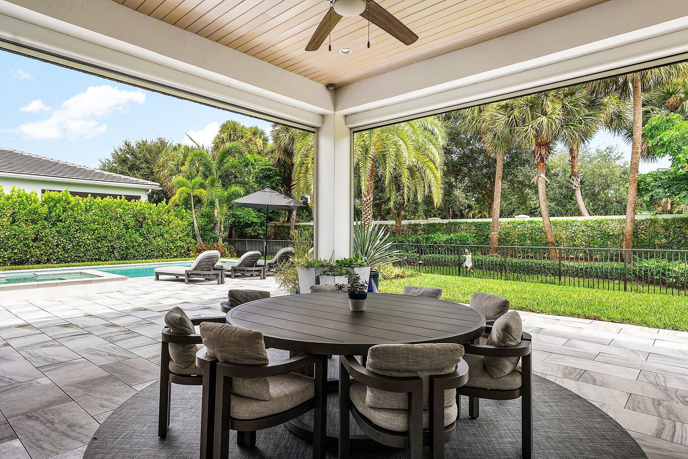 ROYAL PALM POLO - Residential