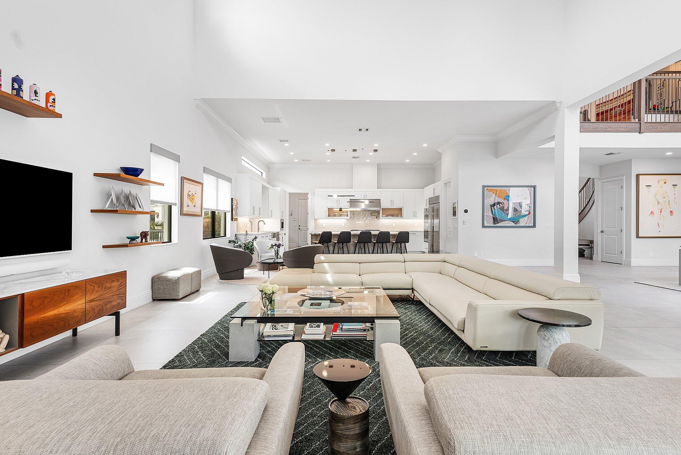 ROYAL PALM POLO - Residential