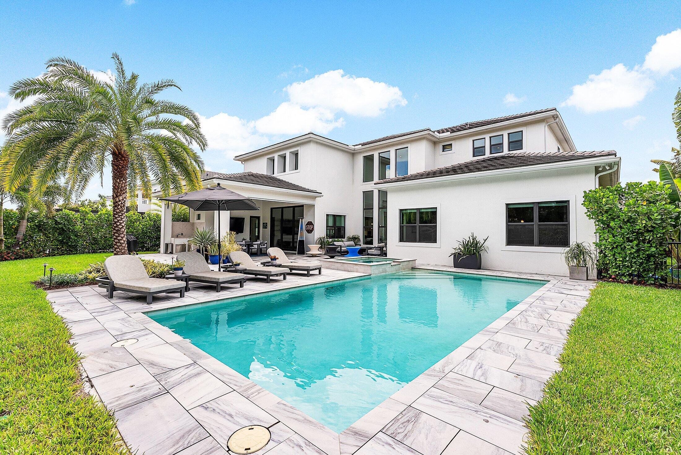 ROYAL PALM POLO - Residential