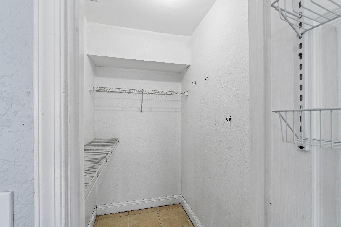 GREENVIEW SHORES 2 OF WELLINGTON - Residential Lease