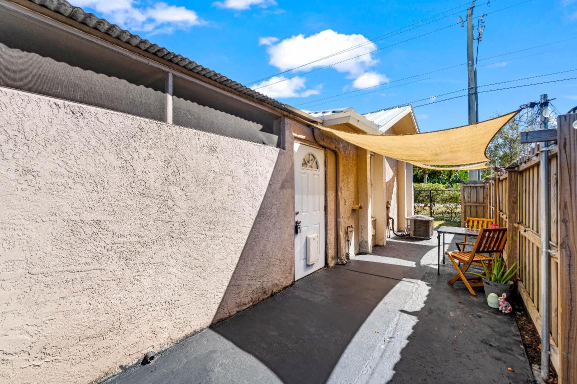 GREENVIEW SHORES 2 OF WELLINGTON - Residential Lease