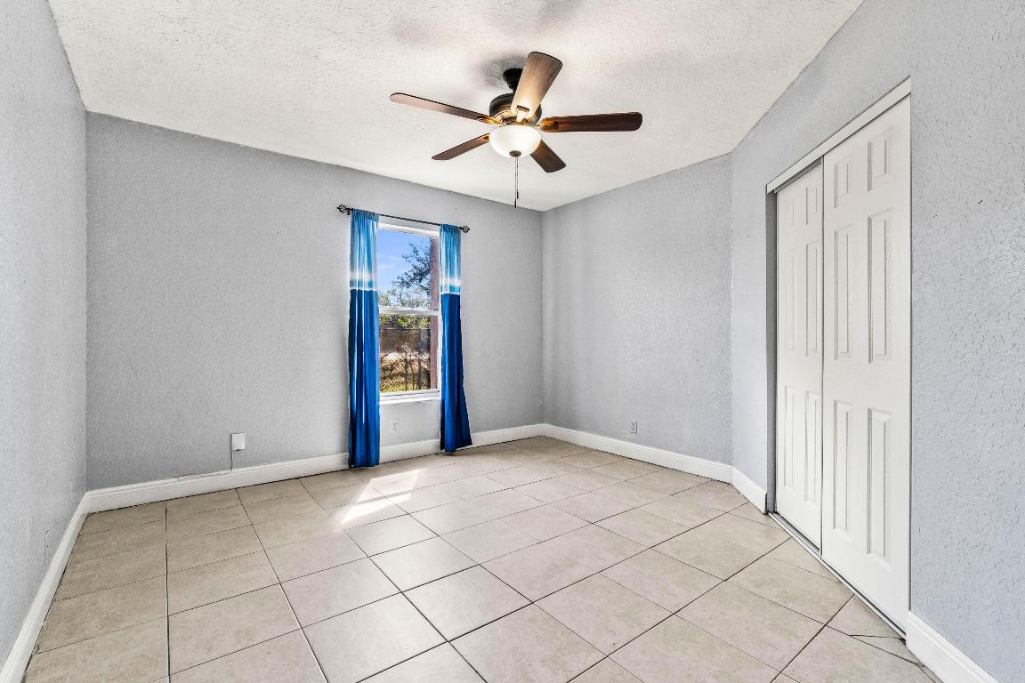 GREENVIEW SHORES 2 OF WELLINGTON - Residential Lease