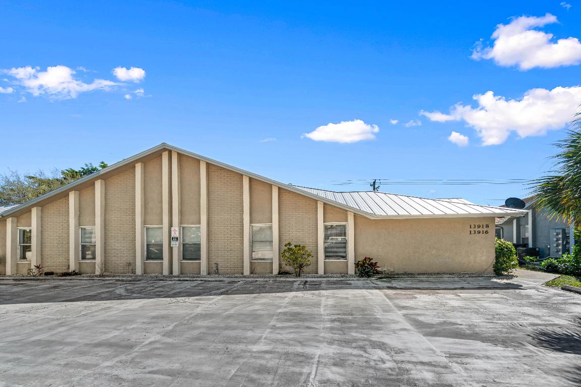 GREENVIEW SHORES 2 OF WELLINGTON - Residential Lease