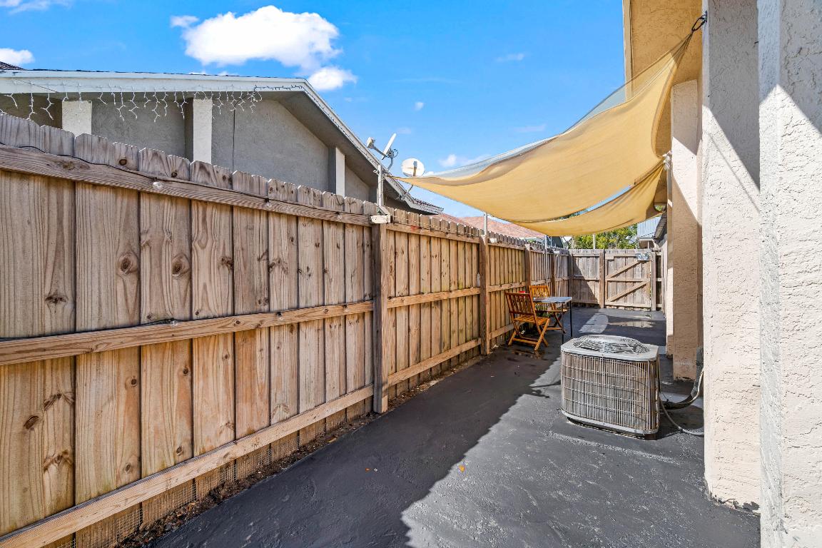 GREENVIEW SHORES 2 OF WELLINGTON - Residential Lease