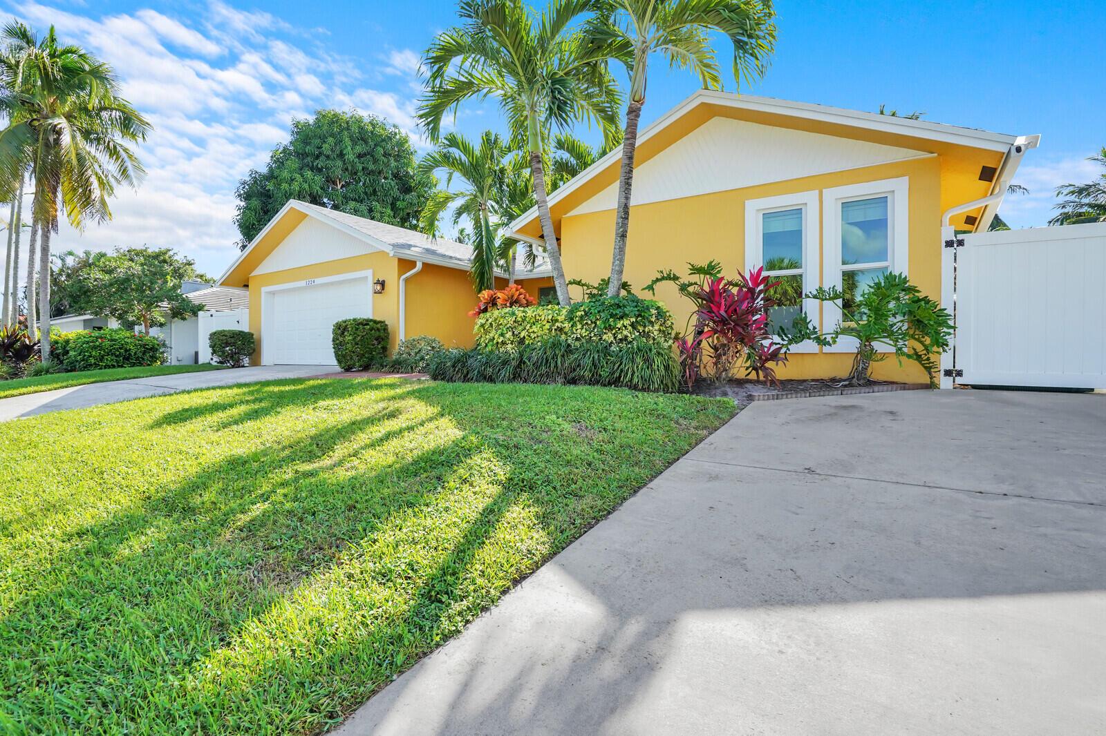 View photos, virtual tours, details... 1224 NW 15th Street