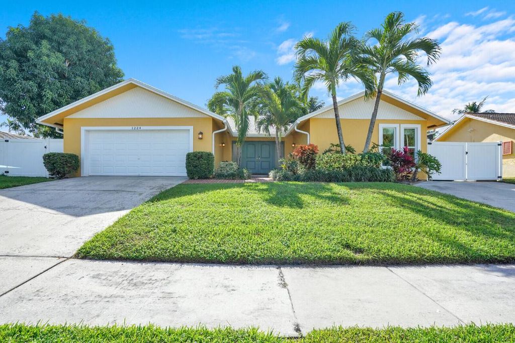 Photo of 1224 NW 15th Street, Boca Raton, FL 33486 (MLS # R11142770)