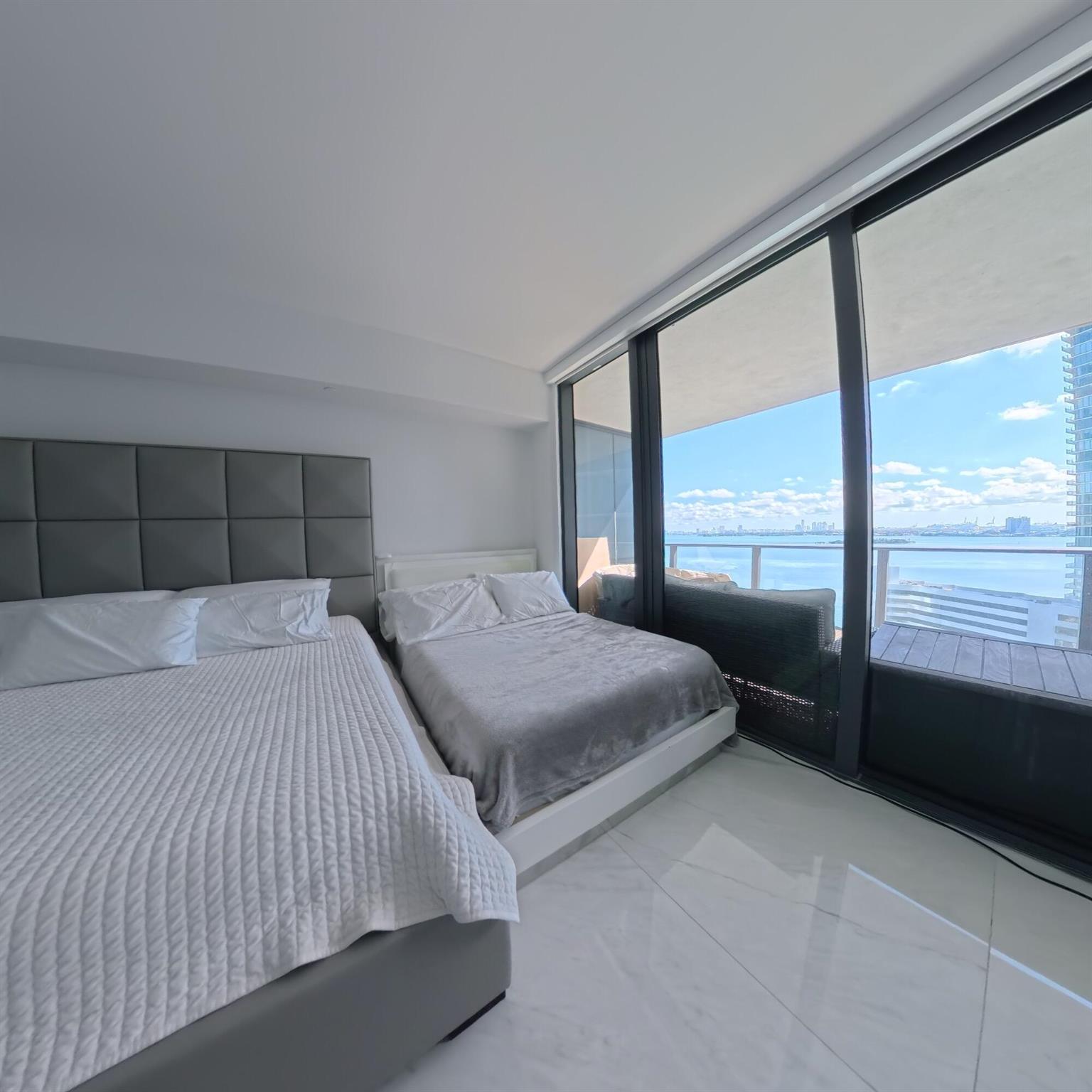 PARAISO BAY CONDO - Residential