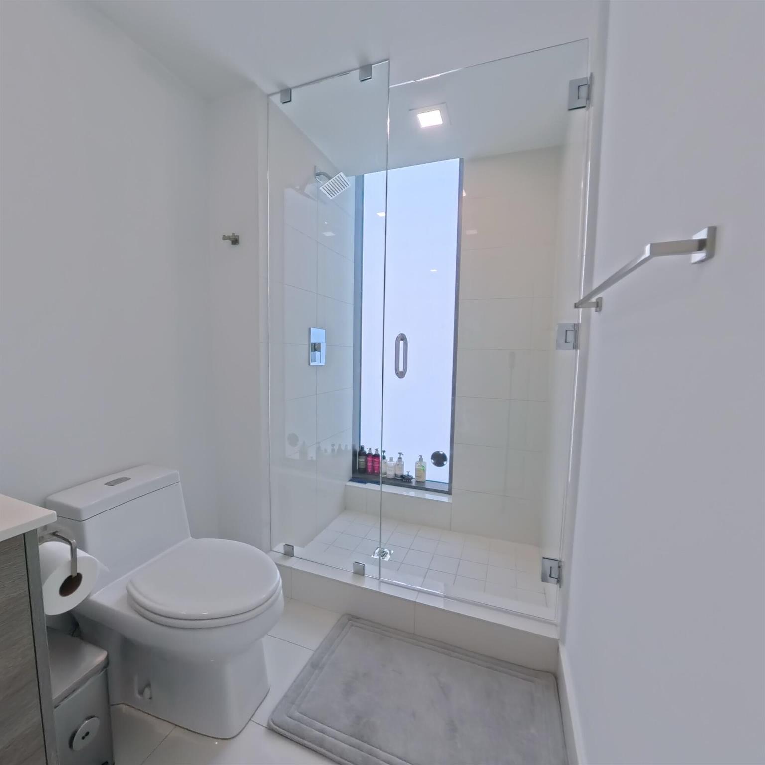 PARAISO BAY CONDO - Residential