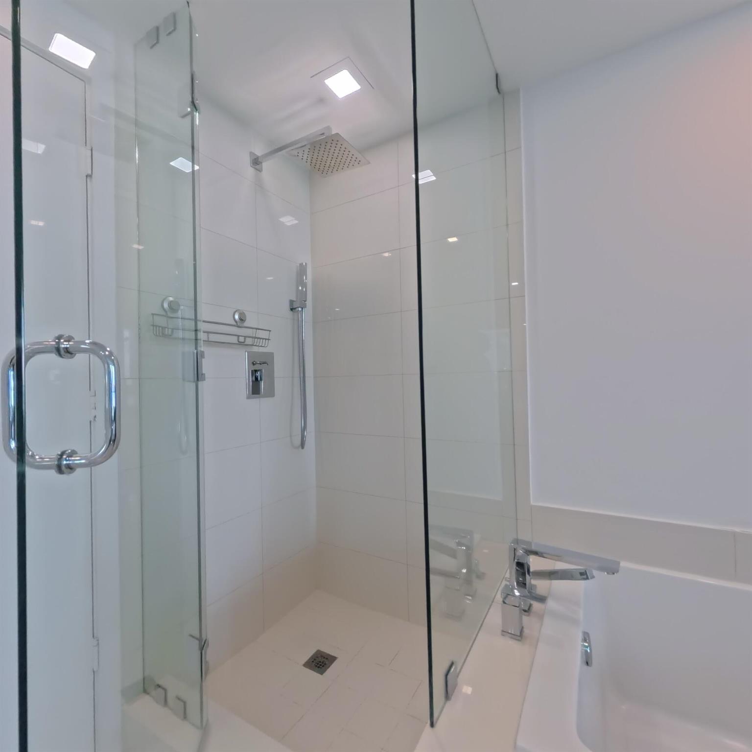 PARAISO BAY CONDO - Residential