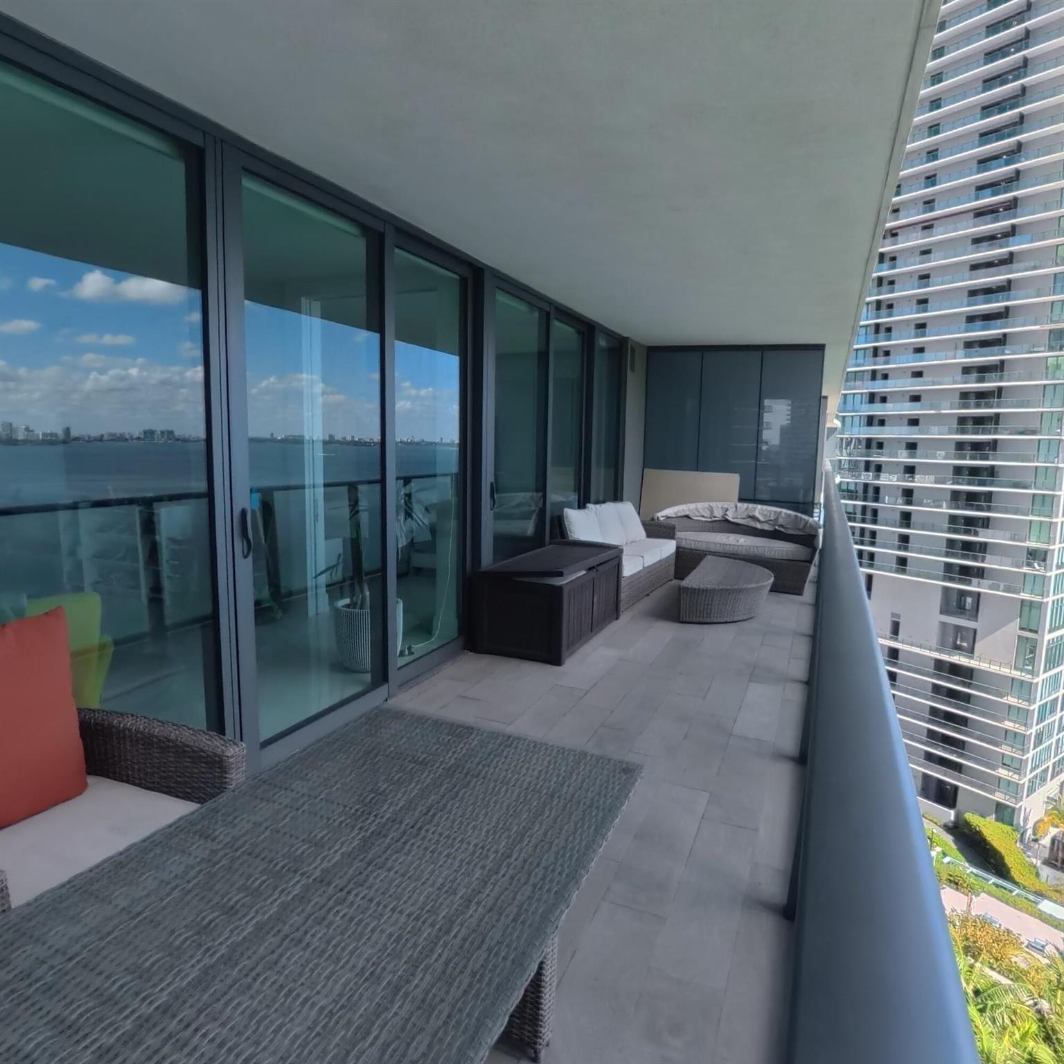 PARAISO BAY CONDO - Residential